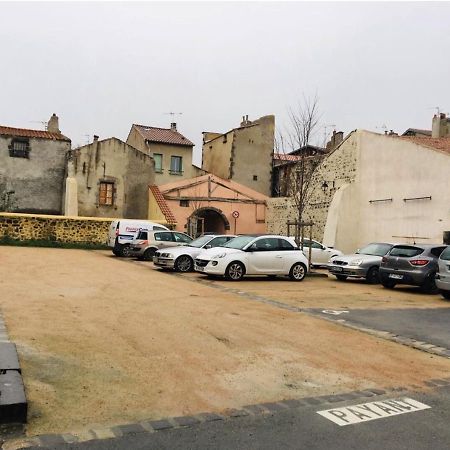 Location F1 Neuf Centre Historique Riom Daire Dış mekan fotoğraf