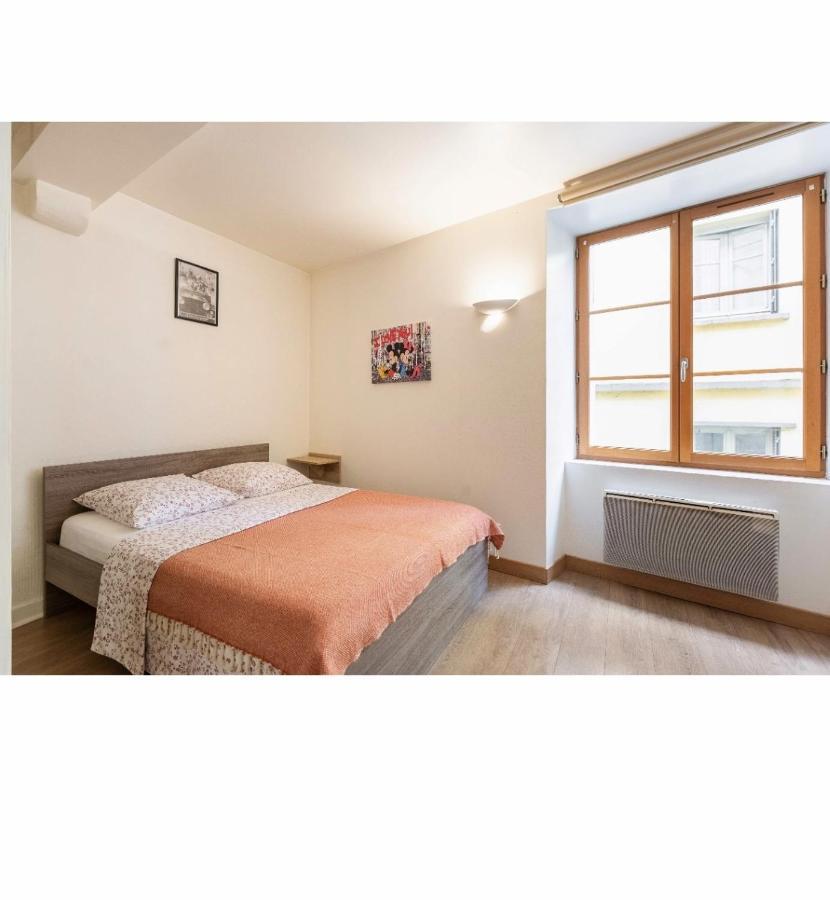 Location F1 Neuf Centre Historique Riom Daire Dış mekan fotoğraf