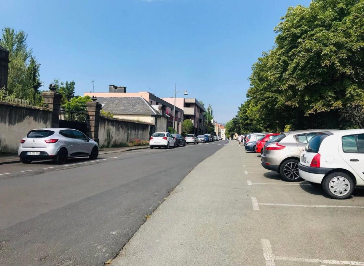 Location F1 Neuf Centre Historique Riom Daire Dış mekan fotoğraf